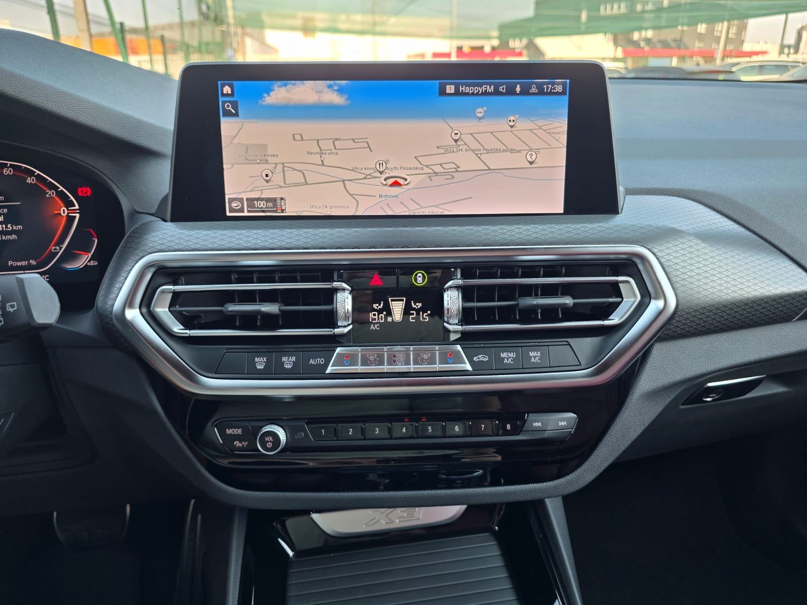 BMW X3 sDrive18d AUTOMATIK M-PAKET °VIRTUAL°NAVI°KOŽA°KAMERA°LEASING°, fotografija 10