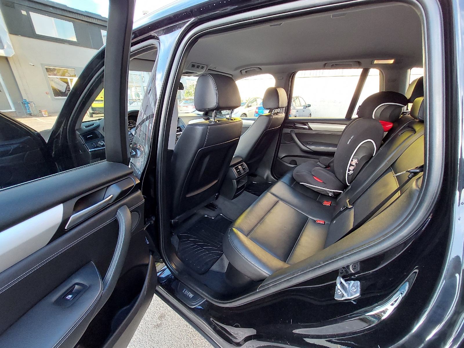 BMW X3 sDrive18d, fotografija 12