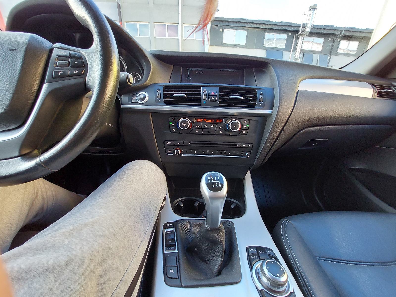 BMW X3 sDrive18d, fotografija 11