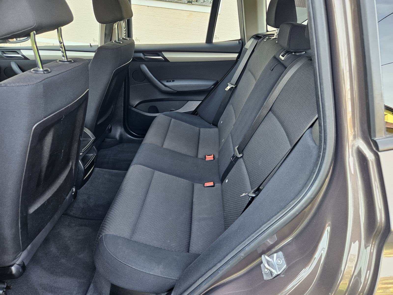 BMW X3 sDrive18d, fotografija 12