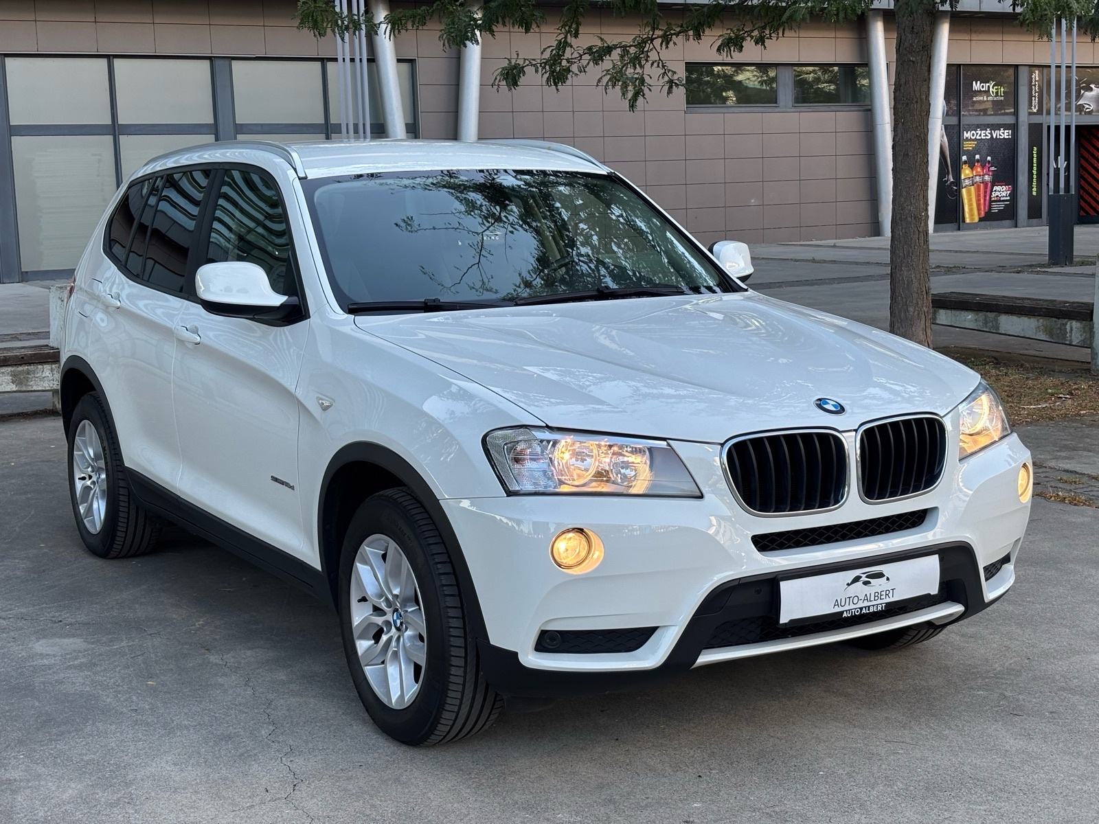 BMW X3 sDrive18d, TEMPOMAT, NAVI., PDC, SERVISNA, KREDIT JAMSTVO✅, fotografija 3