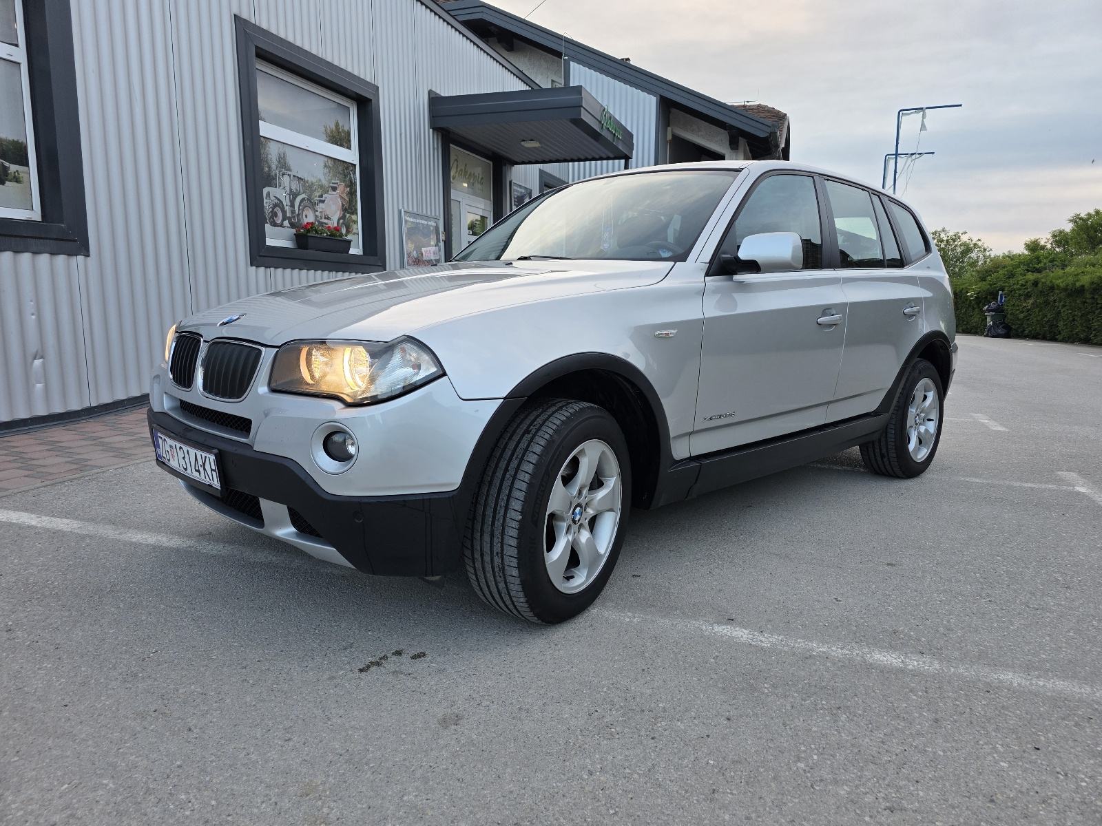 BMW X3 E83 AUTOMATIK, LANAC ZAMIJENJEN, U SUPER STANJU, fotografija 2