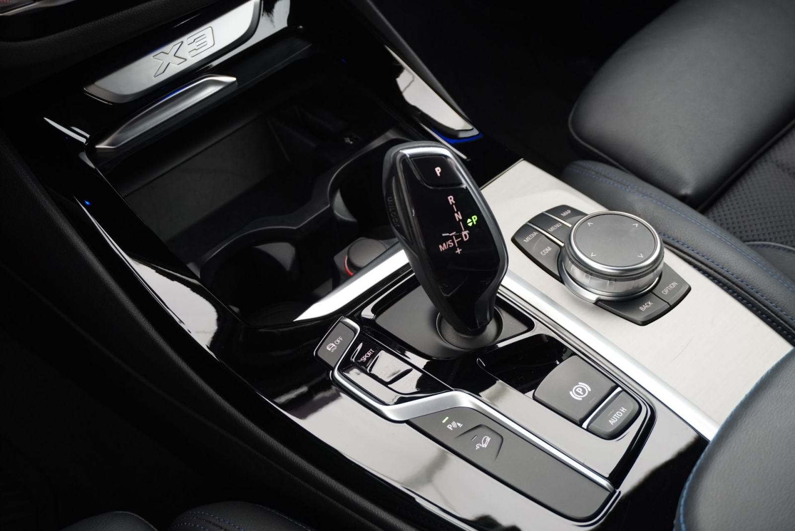 BMW X3 xDrive20d | Cjena uključuje troškove uvoza, fotografija 11