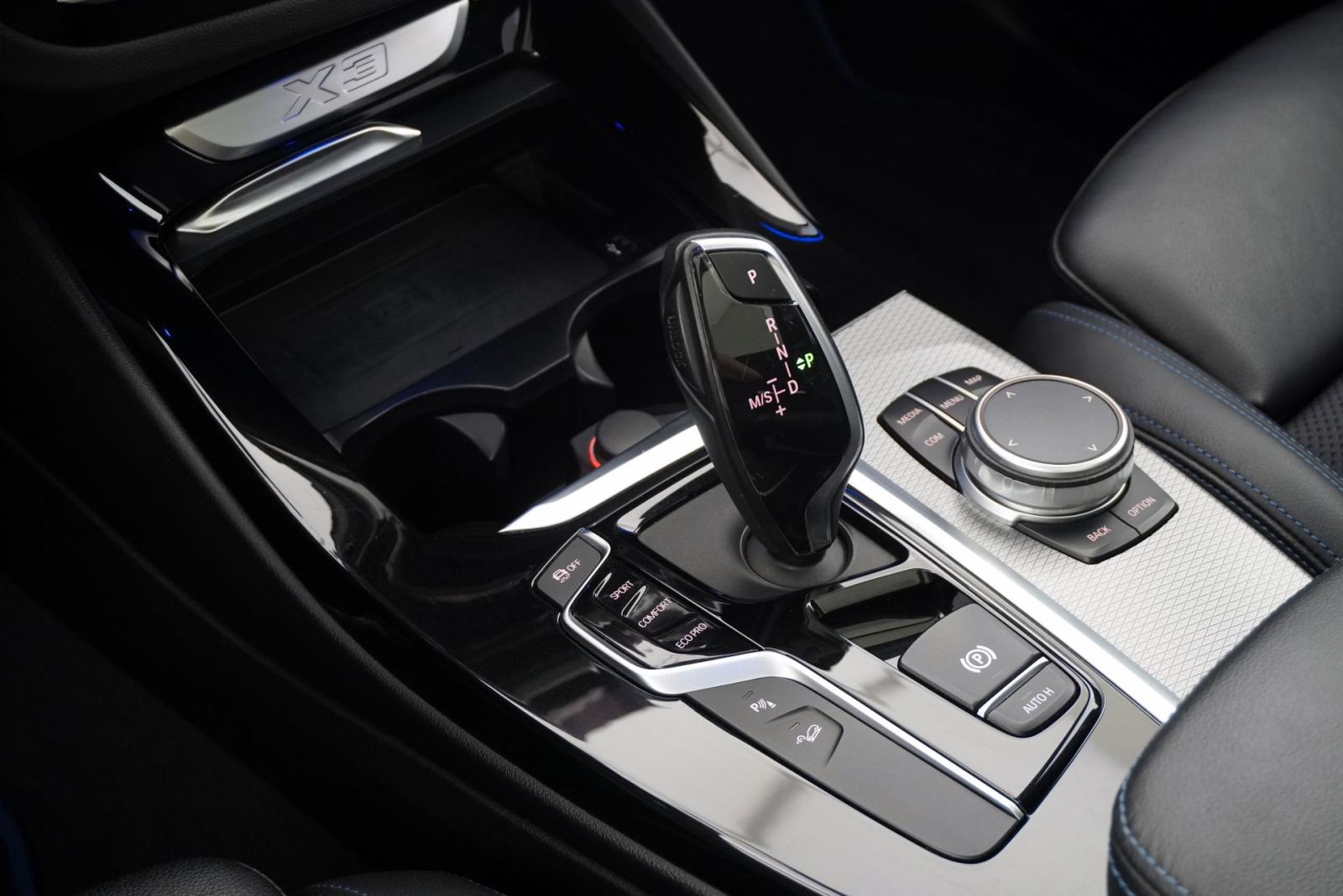 BMW X3 xDrive30d | Cjena uključuje troškove uvoza, fotografija 16