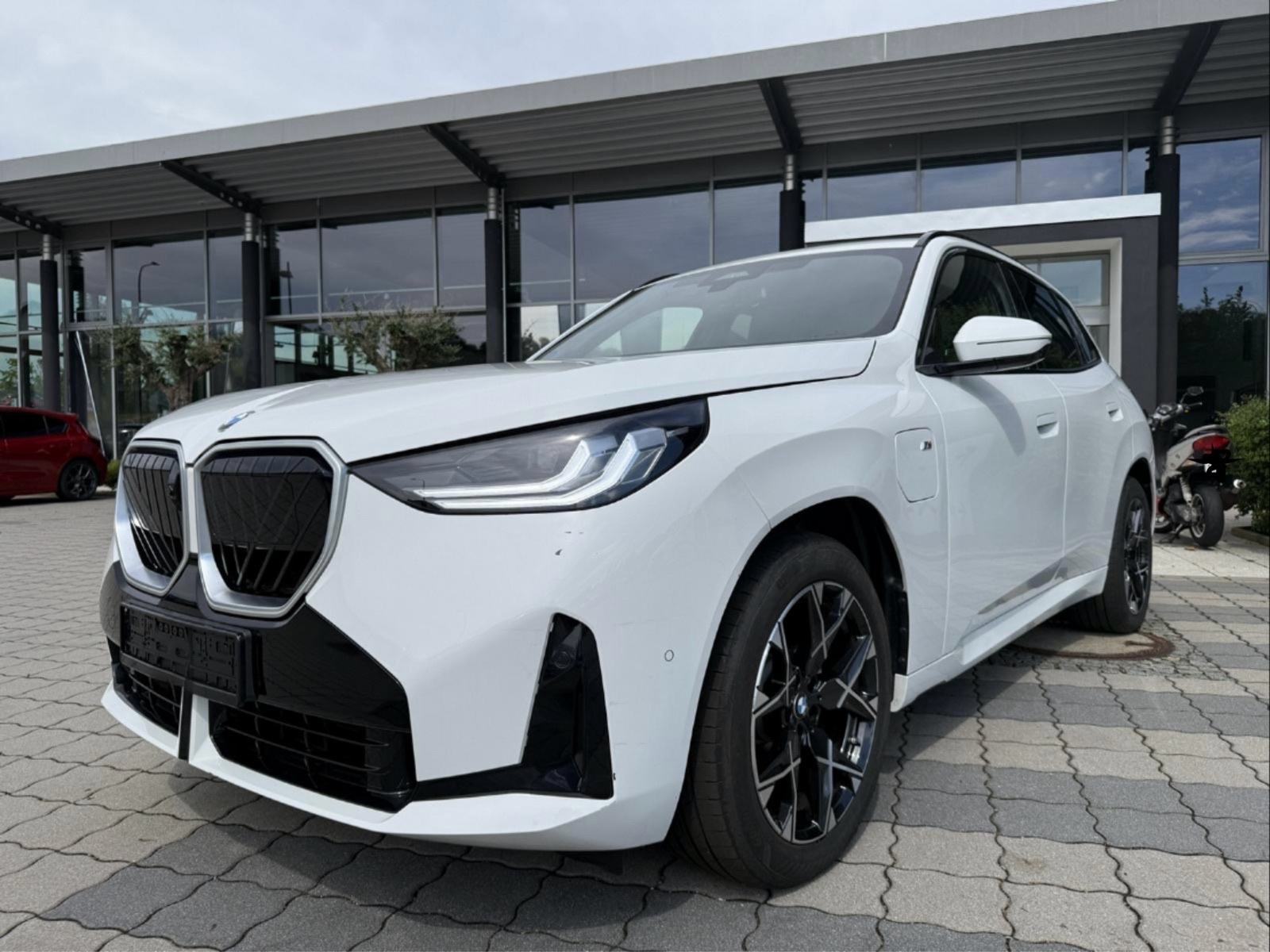 BMW X3 xDrive30e, M paket, Icon glow, U pdvu, pogled izvana - slika 1