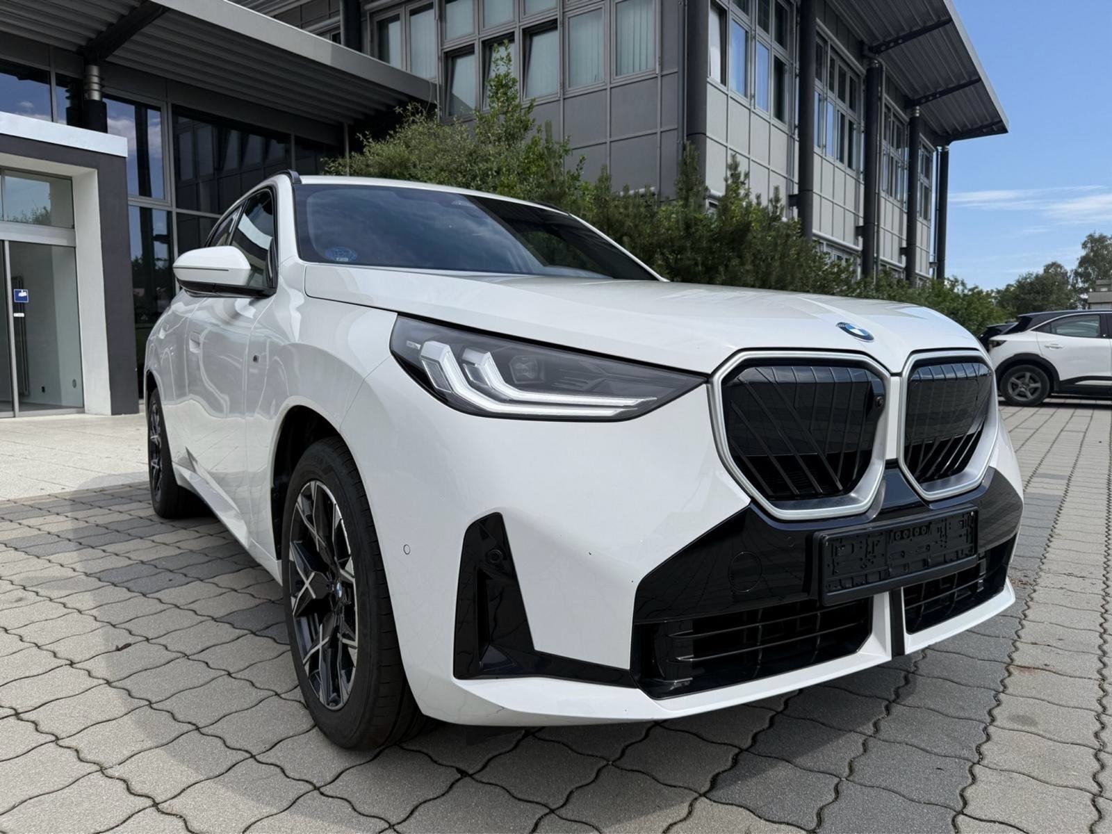 BMW X3 xDrive30e, M paket, Icon glow, U pdvu, pogled izvana - slika 3