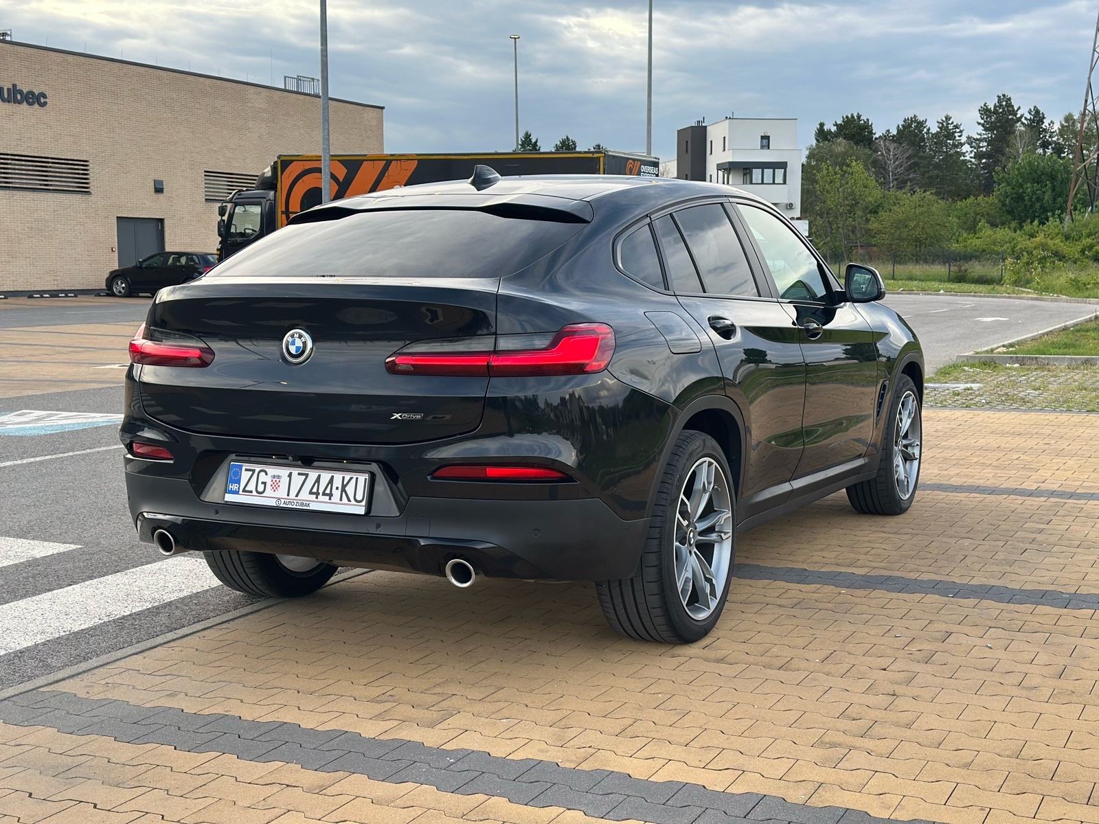 BMW X4 xDrive20d, fotografija 2
