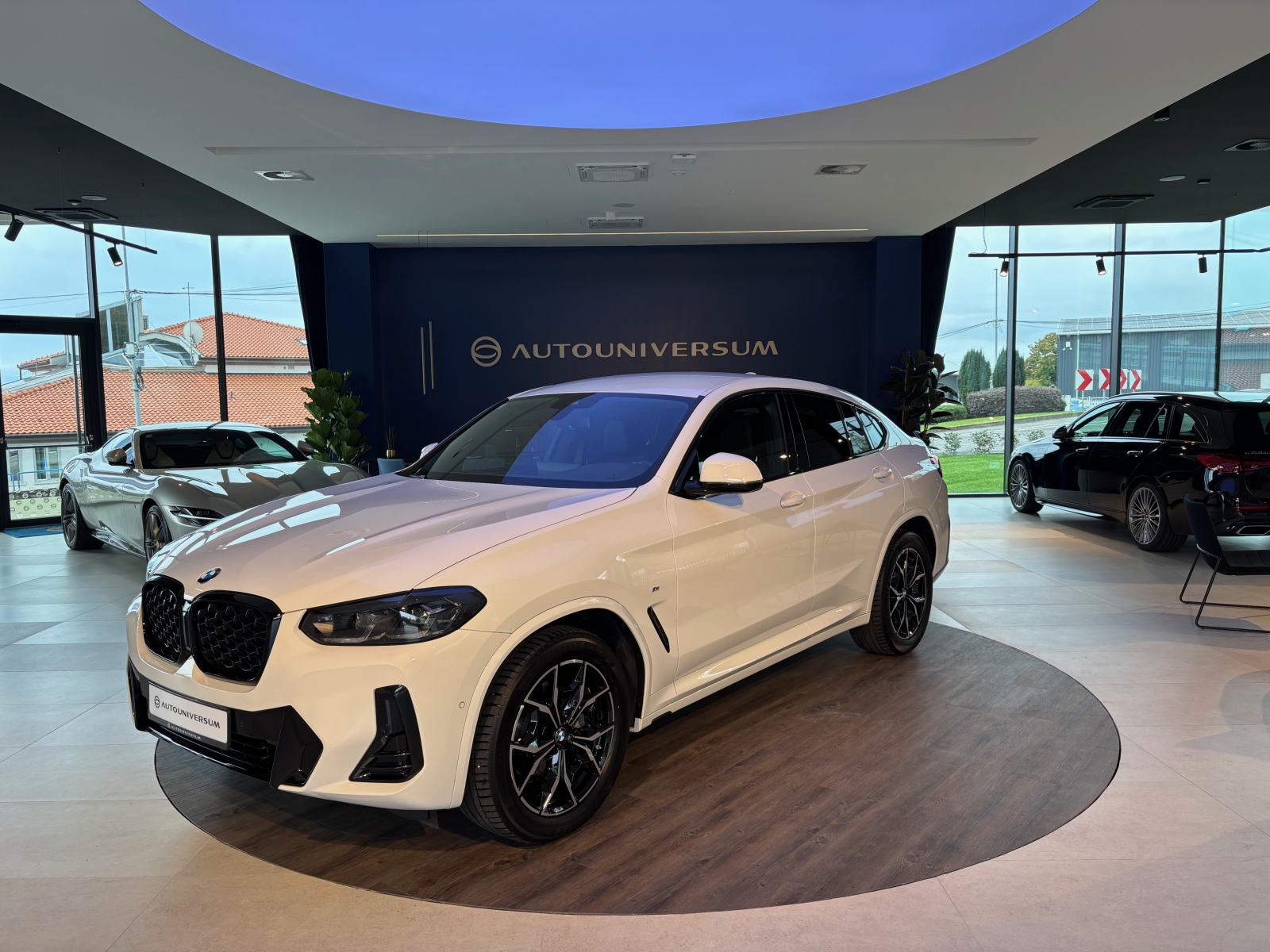 BMW X4 xDrive20d M-Sport - LED, Head-Up, navigacija, kamera, alu 19", pogled izvana - slika 1