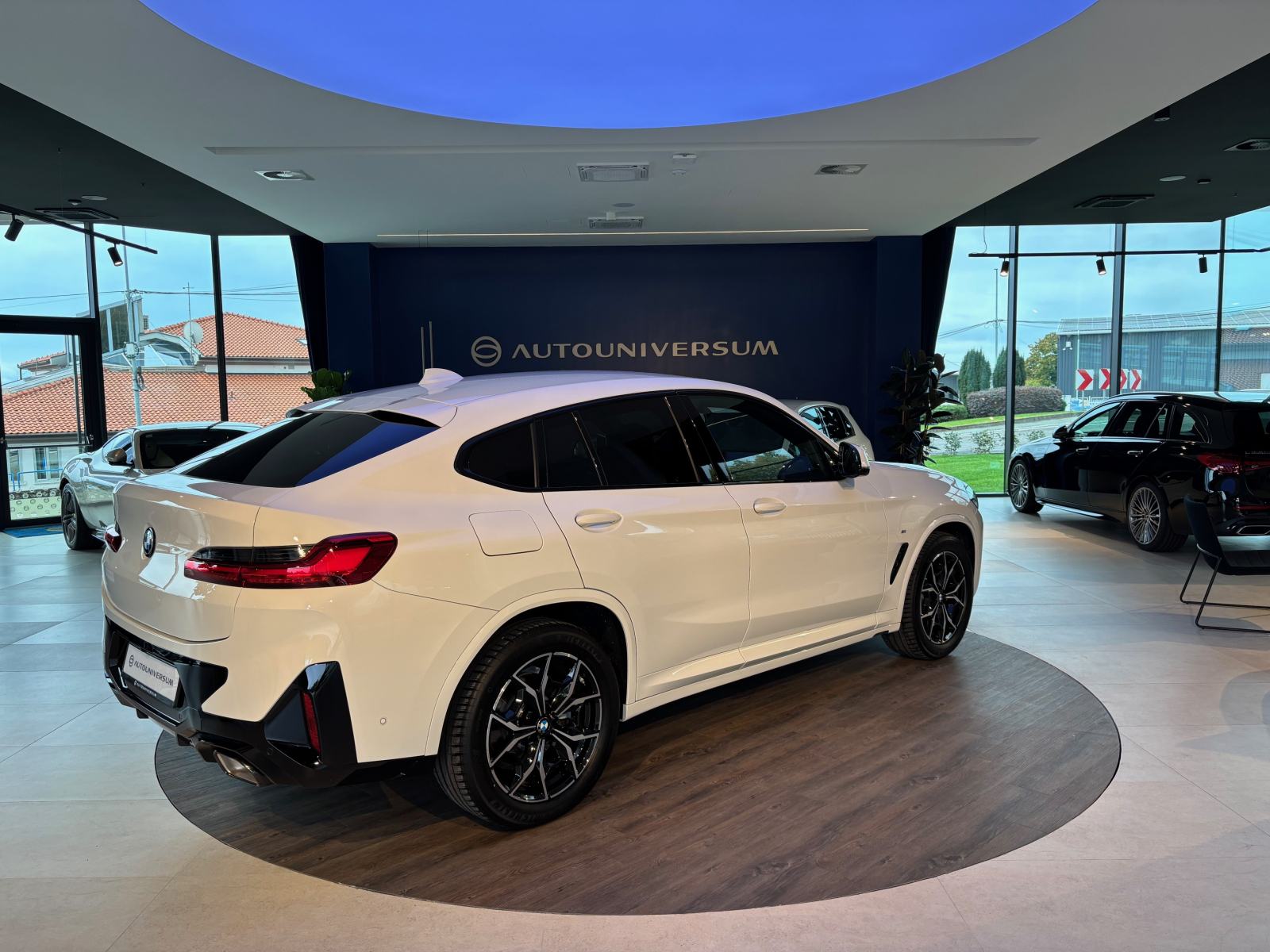 BMW X4 xDrive20d M-Sport - LED, Head-Up, navigacija, kamera, alu 19", pogled izvana - slika 4
