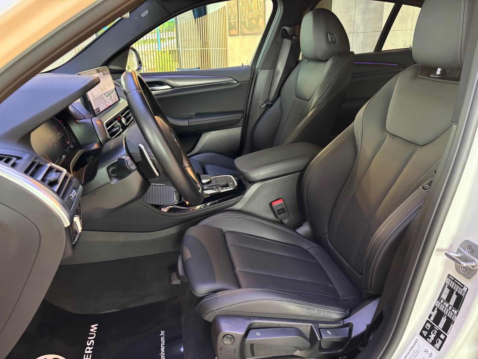 BMW X4 xDrive20d M-Sport - LED, Head-Up, navigacija, kamera, alu 19", fotografija 10