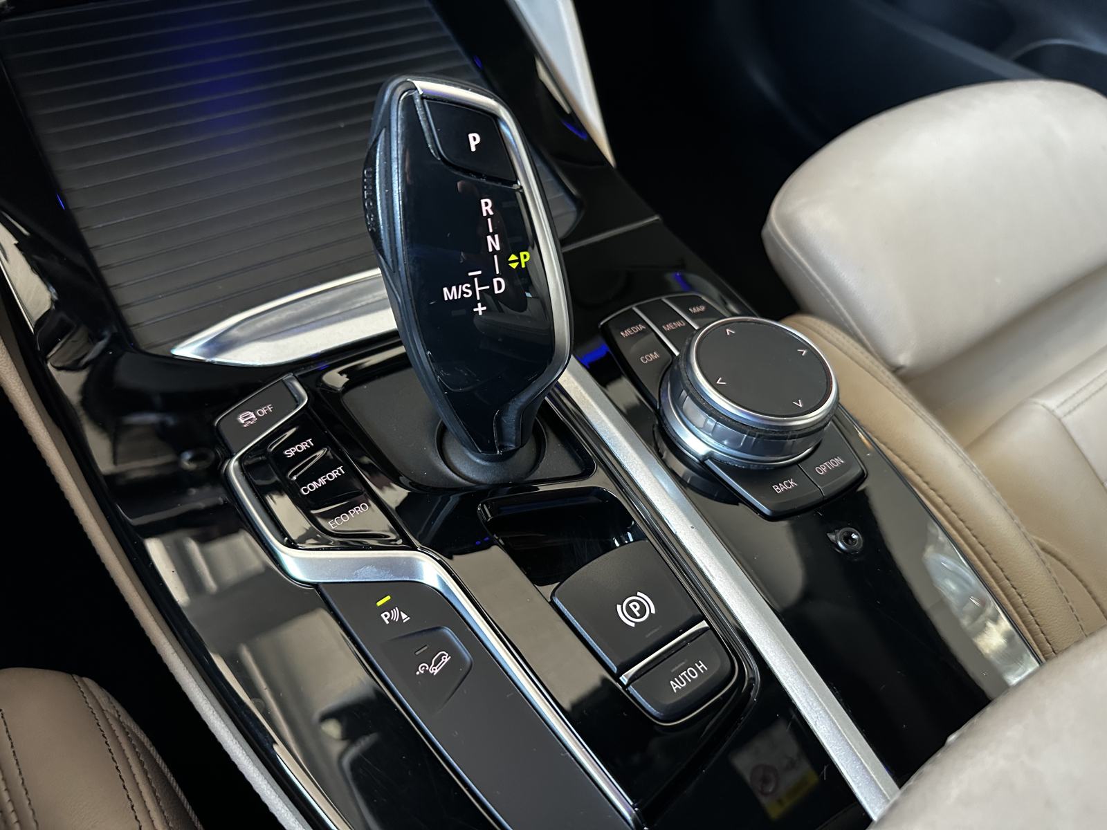 BMW X4 xDrive20d,JAMSTVO,KOŽA,AMBIENT,LIVE COCKPIT,KEYLESS,KAMERA,F1!, fotografija 10