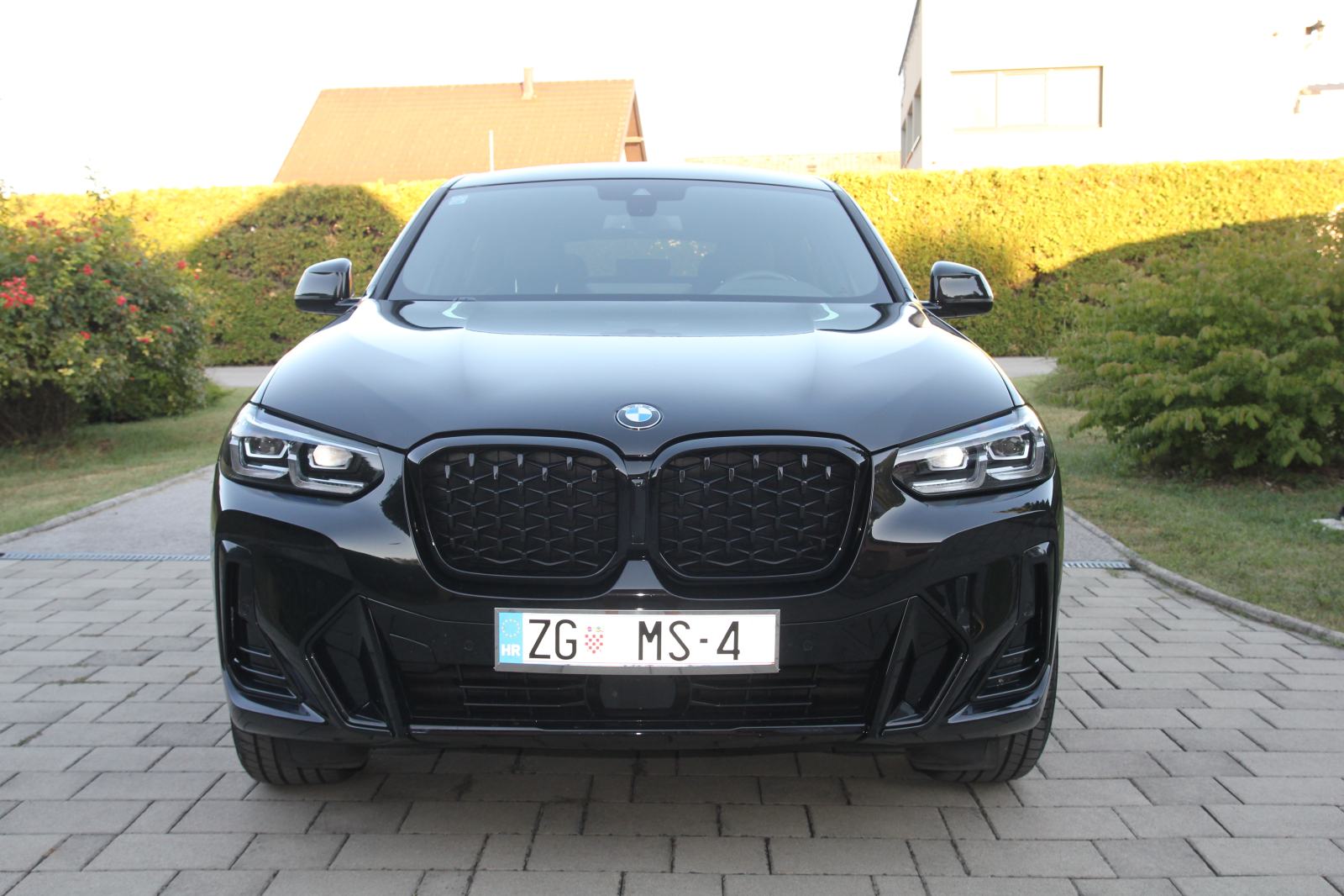 BMW X4 xDrive20i, fotografija 1