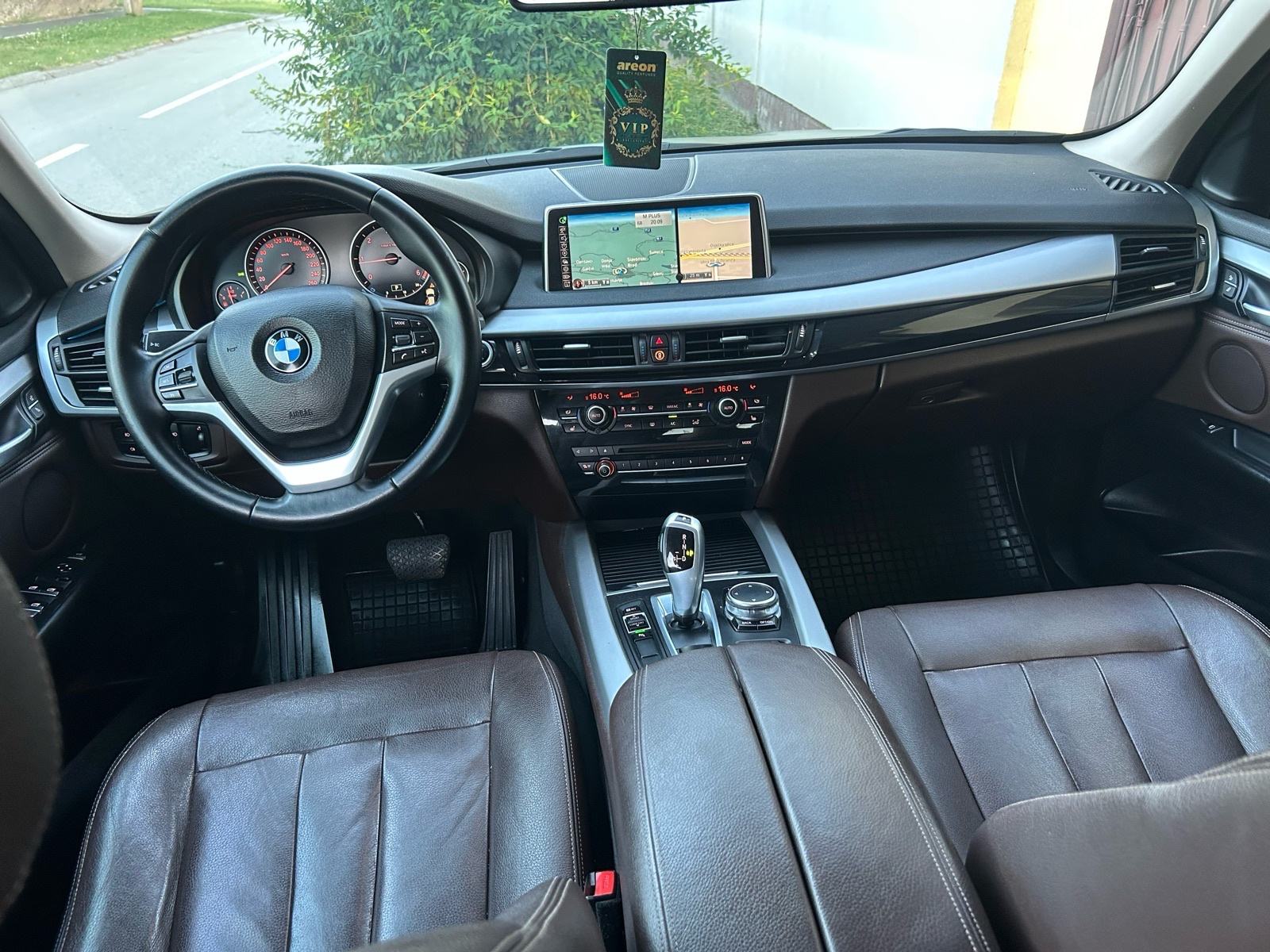 BMW X5 25d automatik 2015god., fotografija 11