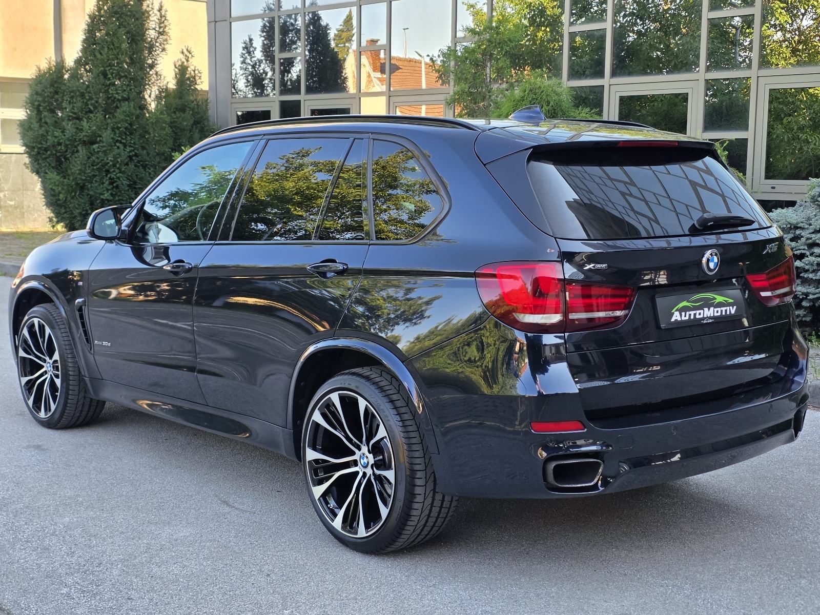 BMW X5 3.0 D X-DRIVE M-SPORT - *SERVISNA-NOVE FELGE+GUME-REG.08/2027.*, fotografija 5