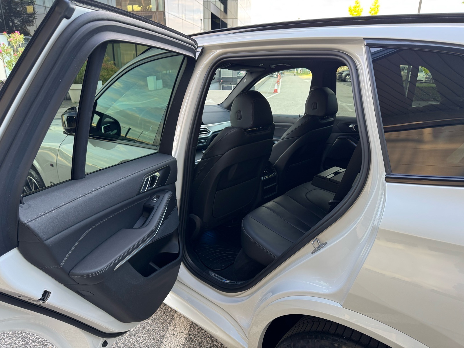 BMW X5 3.0d **M PAKET,210 KW,ORIGINAL KM,3 KLJUČA,SERVISNA,REG 02/27**, fotografija 11