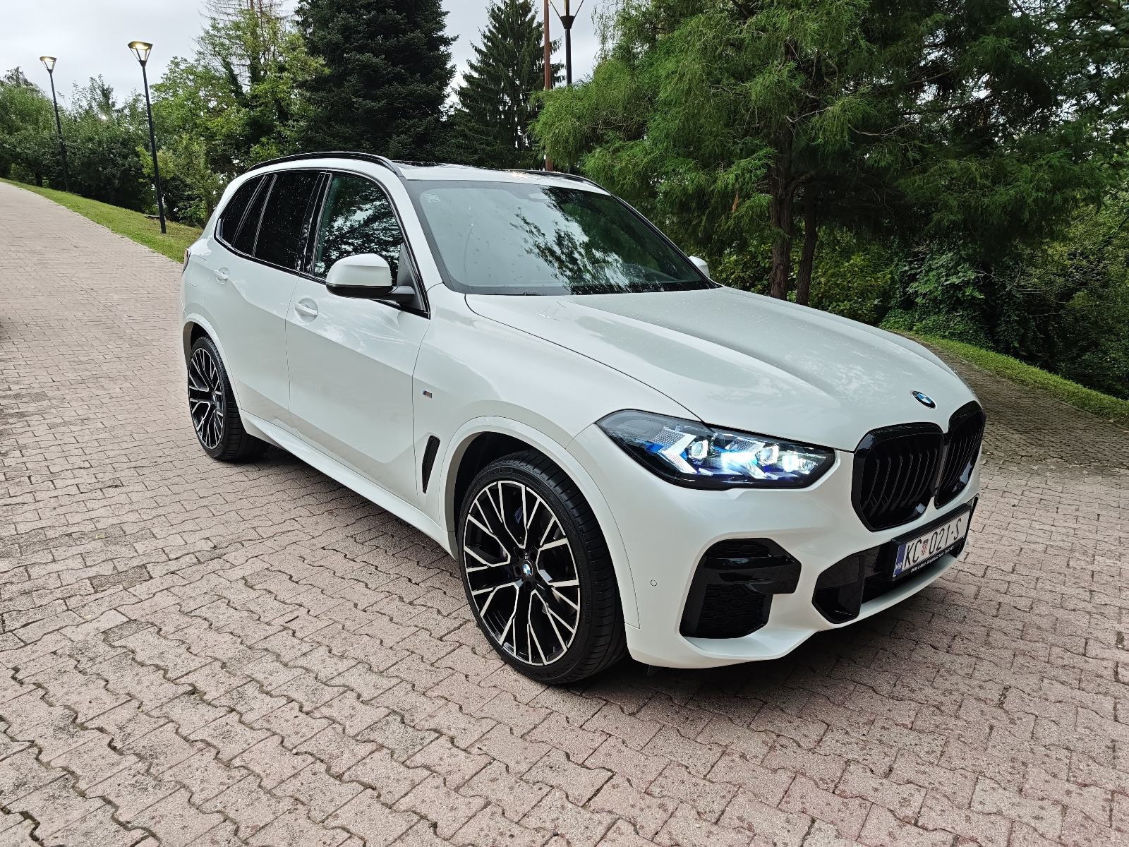 BMW X5 30d xDrive /// M paket, Panorama, Kamera, Memorija sjedala, fotografija 10
