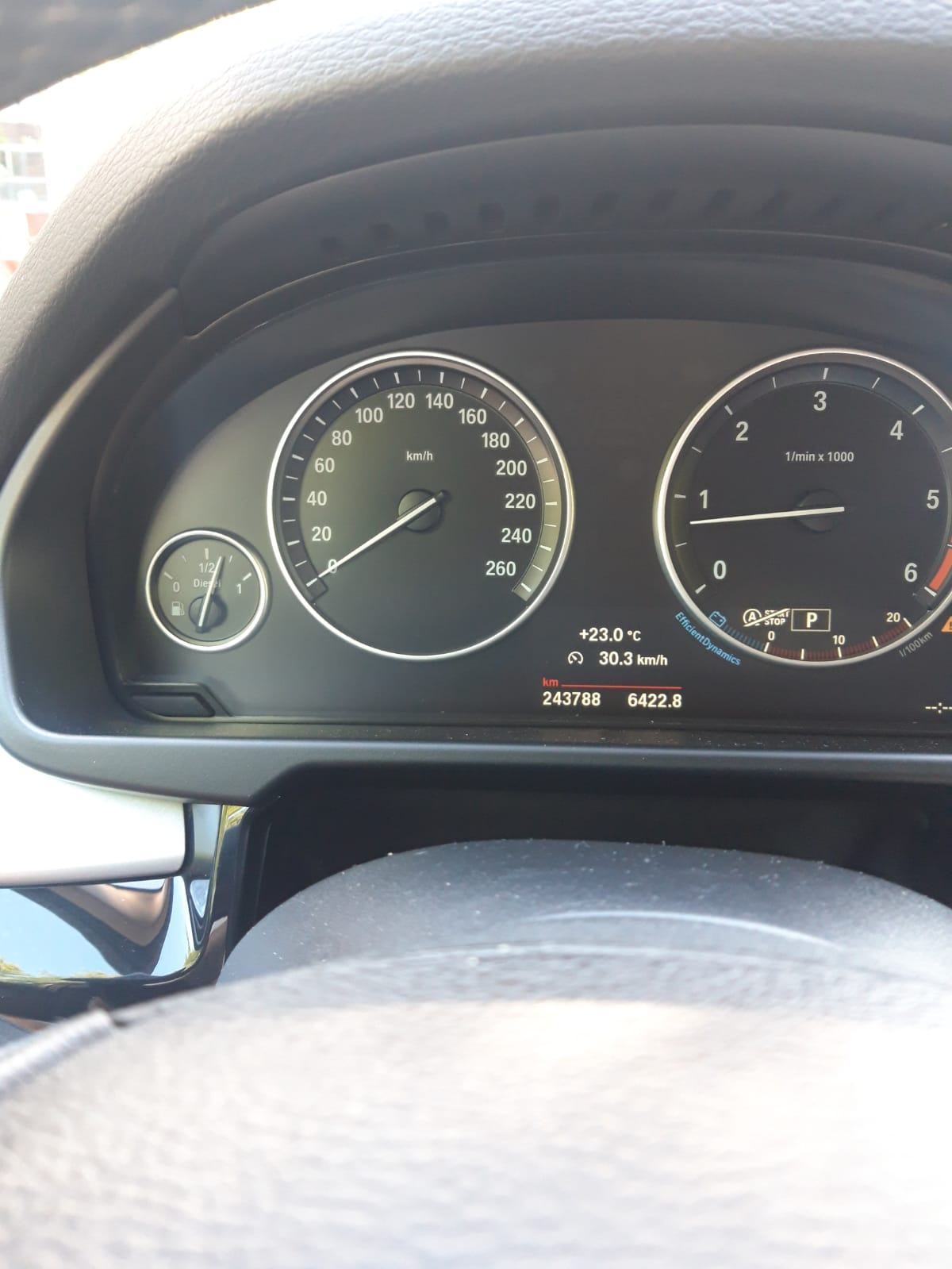 BMW X5 30xd,2015g.full oprema,izvrsno stanje, nove gume, fotografija 12