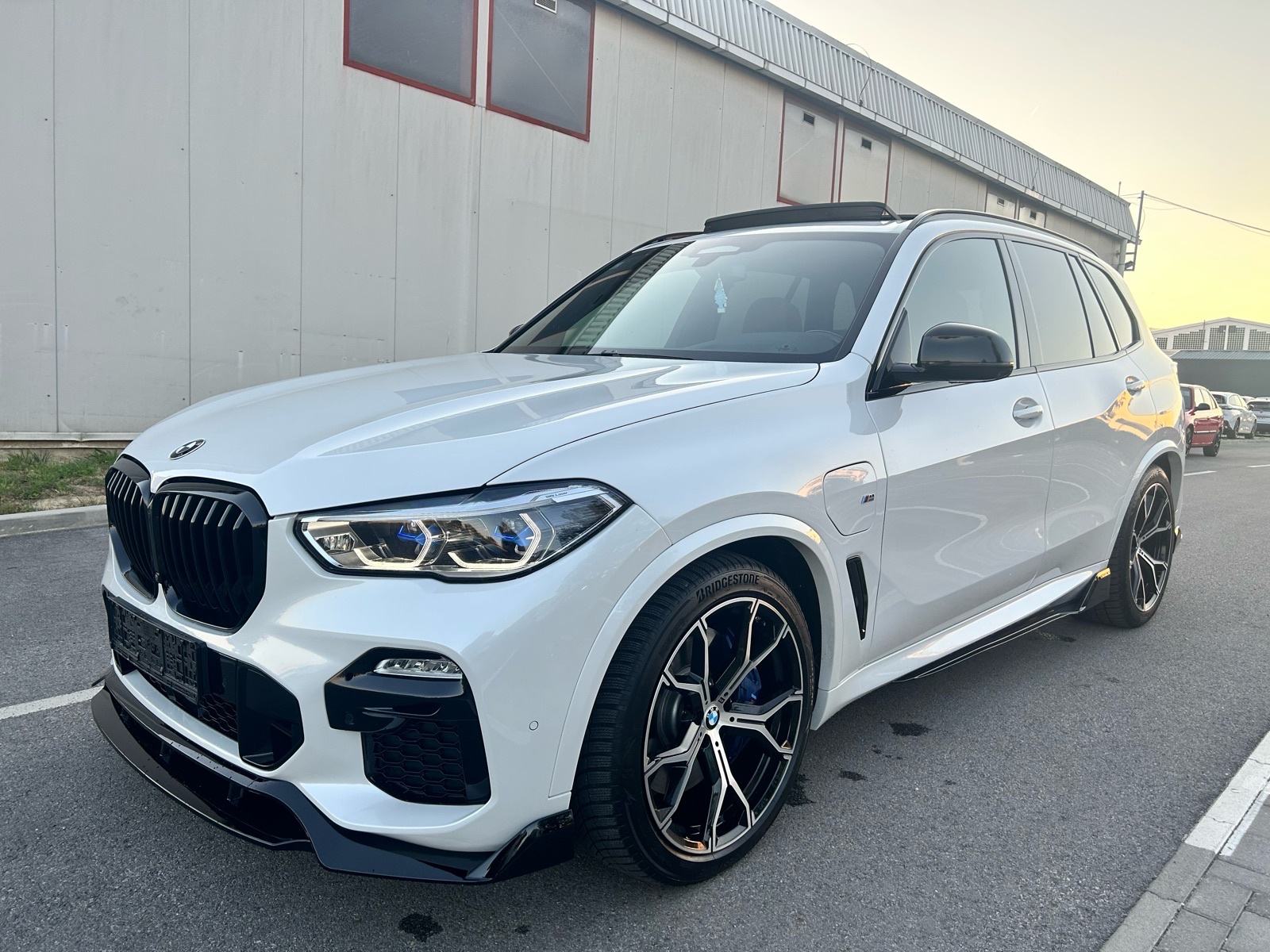 BMW X5 45e•PANO•MEMO•HUD•LASER•INDIVIDUAL•KOŽA•H&K•FULL!!, fotografija 6