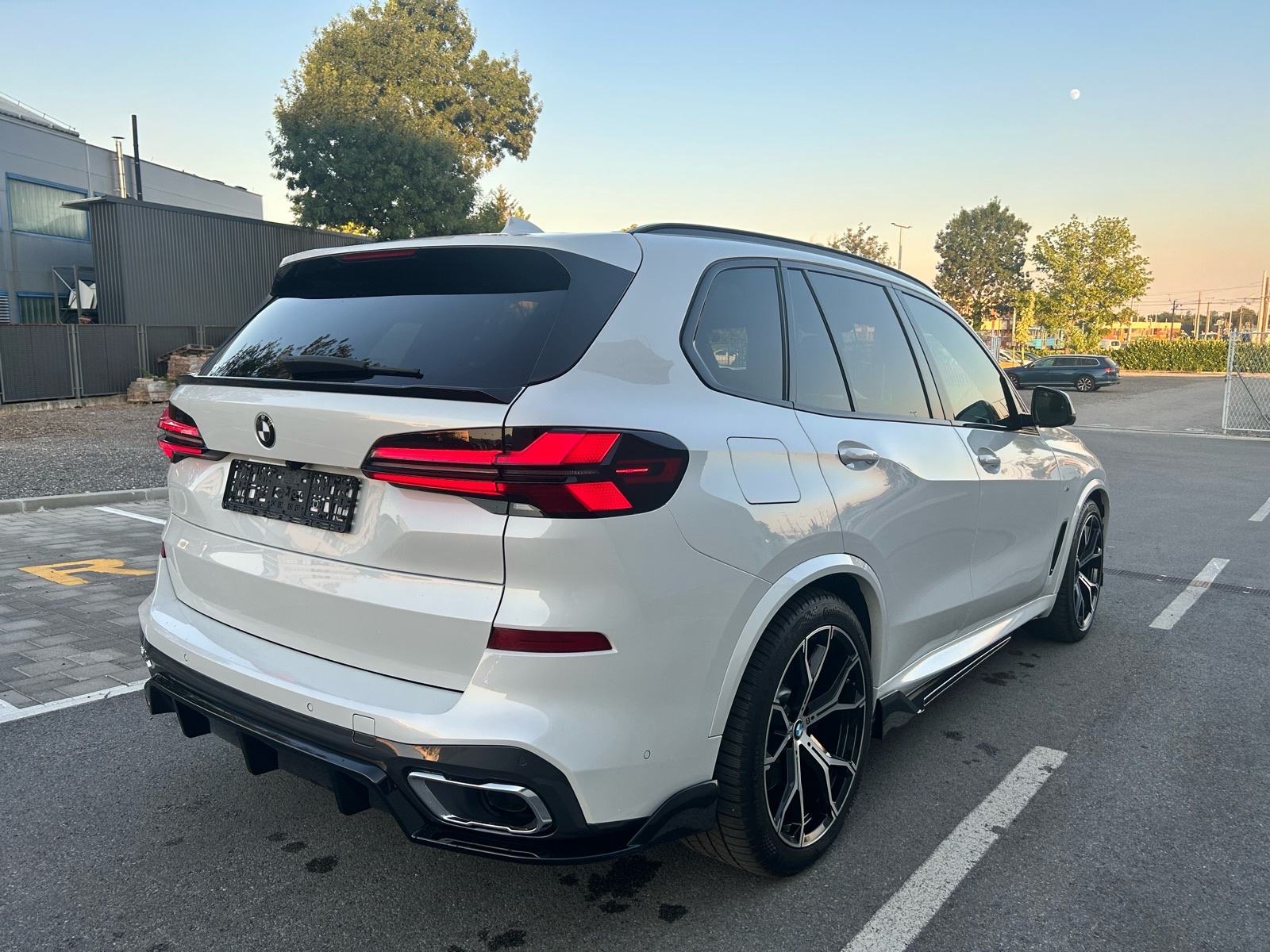 BMW X5 45e•PANO•MEMO•HUD•LASER•INDIVIDUAL•KOŽA•H&K•FULL!!, fotografija 3