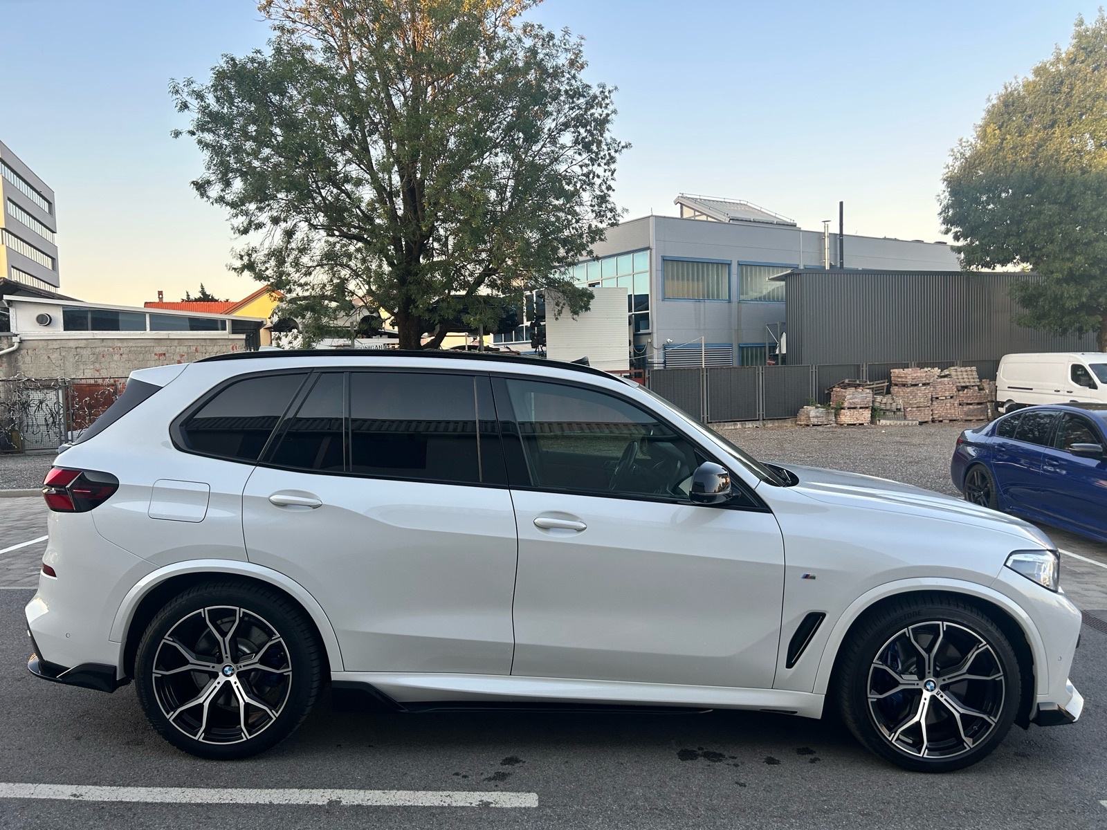 BMW X5 45e•PANO•MEMO•HUD•LASER•INDIVIDUAL•KOŽA•H&K•FULL!!, fotografija 2