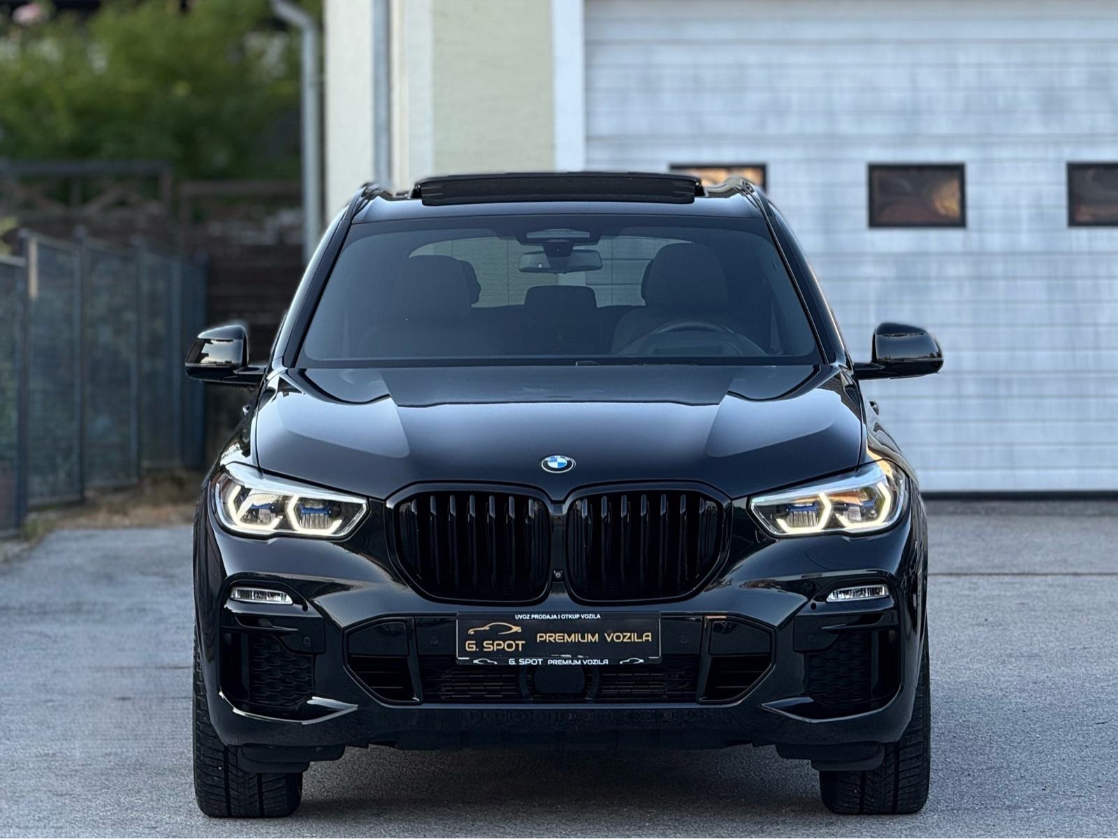 BMW X5 M40i *AUTOMATIK*X-DRIVE*PANORAMA*LASER*SWAROVSKI*AMBIENT*70TKM, fotografija 5