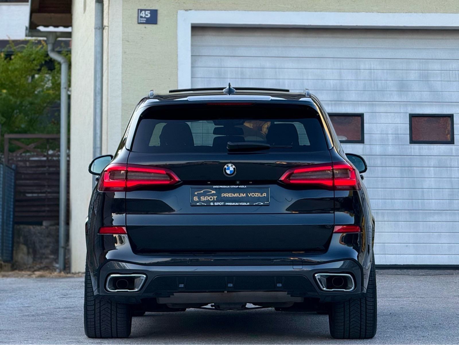 BMW X5 M40i *AUTOMATIK*X-DRIVE*PANORAMA*LASER*SWAROVSKI*AMBIENT*70TKM, fotografija 6