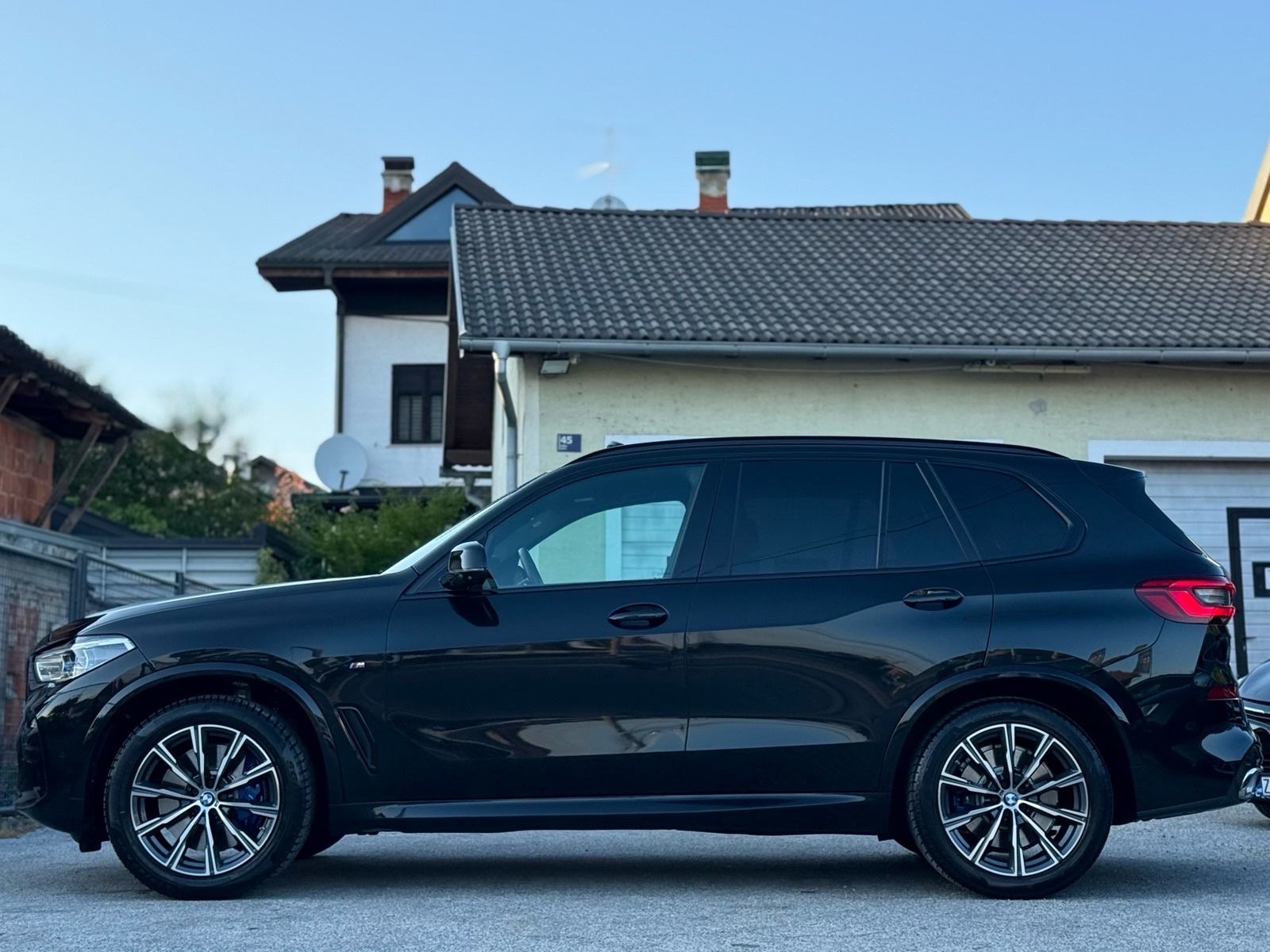 BMW X5 M40i *AUTOMATIK*X-DRIVE*PANORAMA*LASER*SWAROVSKI*AMBIENT*70TKM, fotografija 8