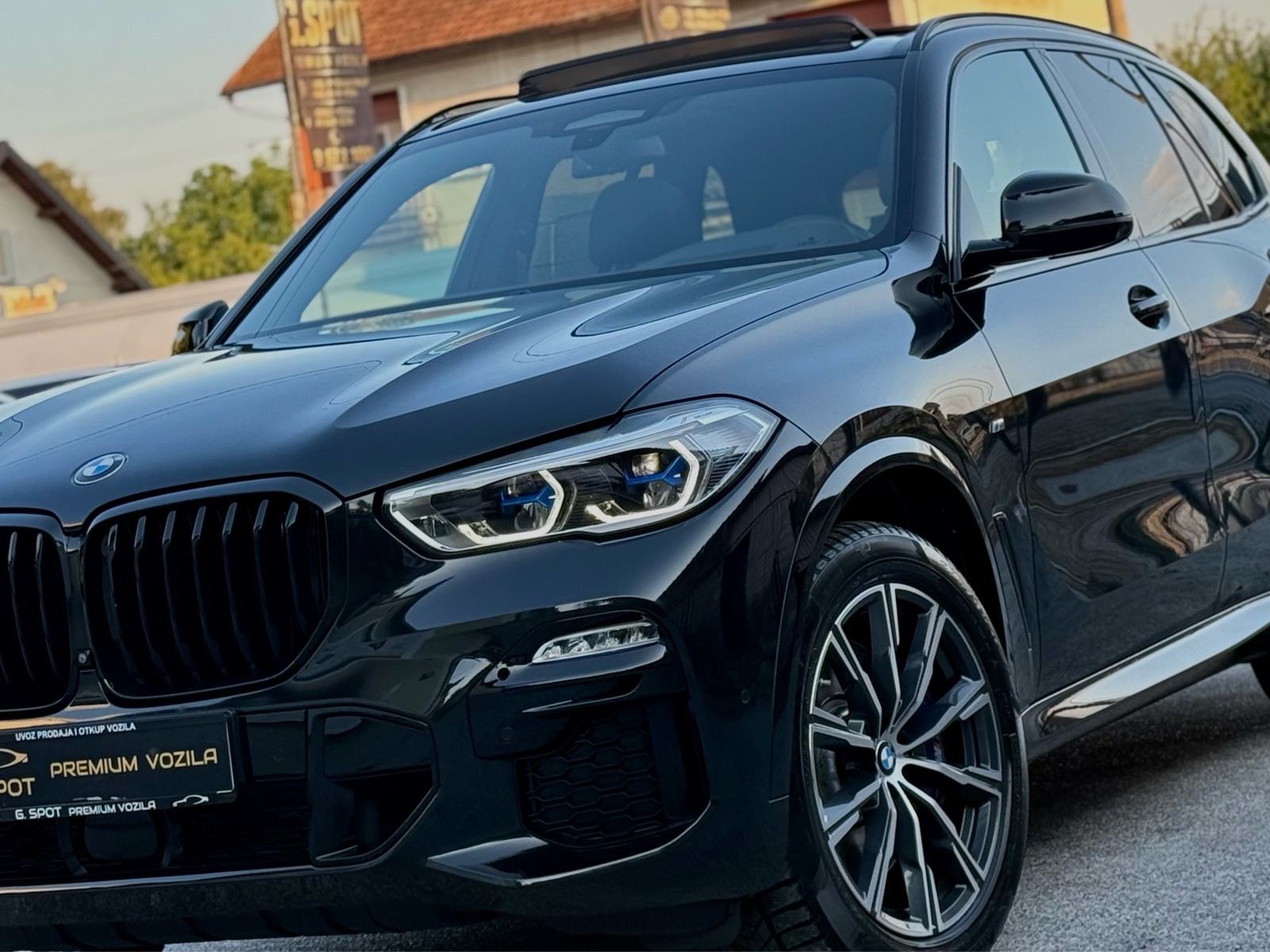 BMW X5 M40i *AUTOMATIK*X-DRIVE*PANORAMA*LASER*SWAROVSKI*AMBIENT*70TKM, fotografija 9