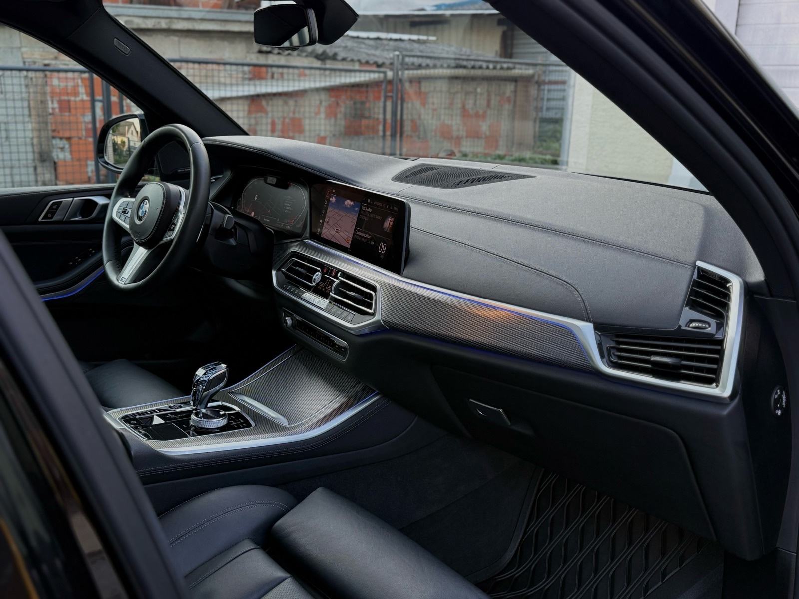BMW X5 M40i *AUTOMATIK*X-DRIVE*PANORAMA*LASER*SWAROVSKI*AMBIENT*70TKM, fotografija 14