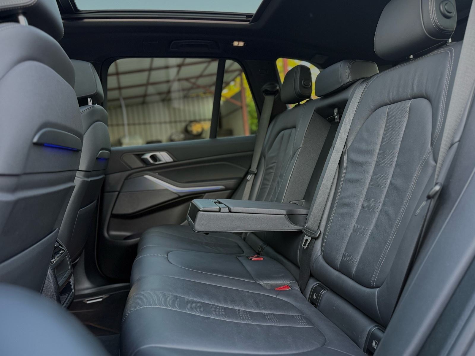 BMW X5 M40i *AUTOMATIK*X-DRIVE*PANORAMA*LASER*SWAROVSKI*AMBIENT*70TKM, fotografija 17