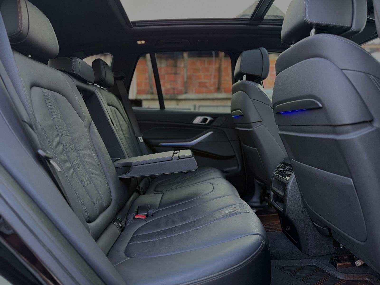 BMW X5 M40i *AUTOMATIK*X-DRIVE*PANORAMA*LASER*SWAROVSKI*AMBIENT*70TKM, fotografija 18