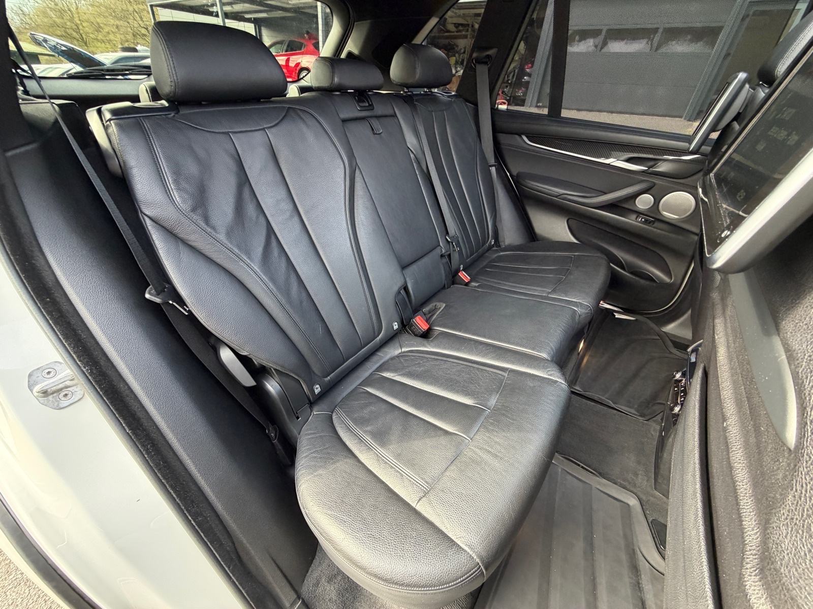 BMW X5 M50d PANO,B&W,RADAR,PROVJETRAVANJE SJEDALA,KAMERA,AMBIENT!, fotografija 7