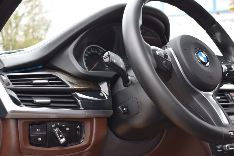 BMW X5 M50d, fotografija 12