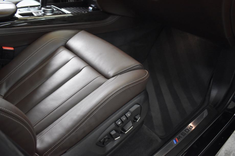 BMW X5 M50d, fotografija 13