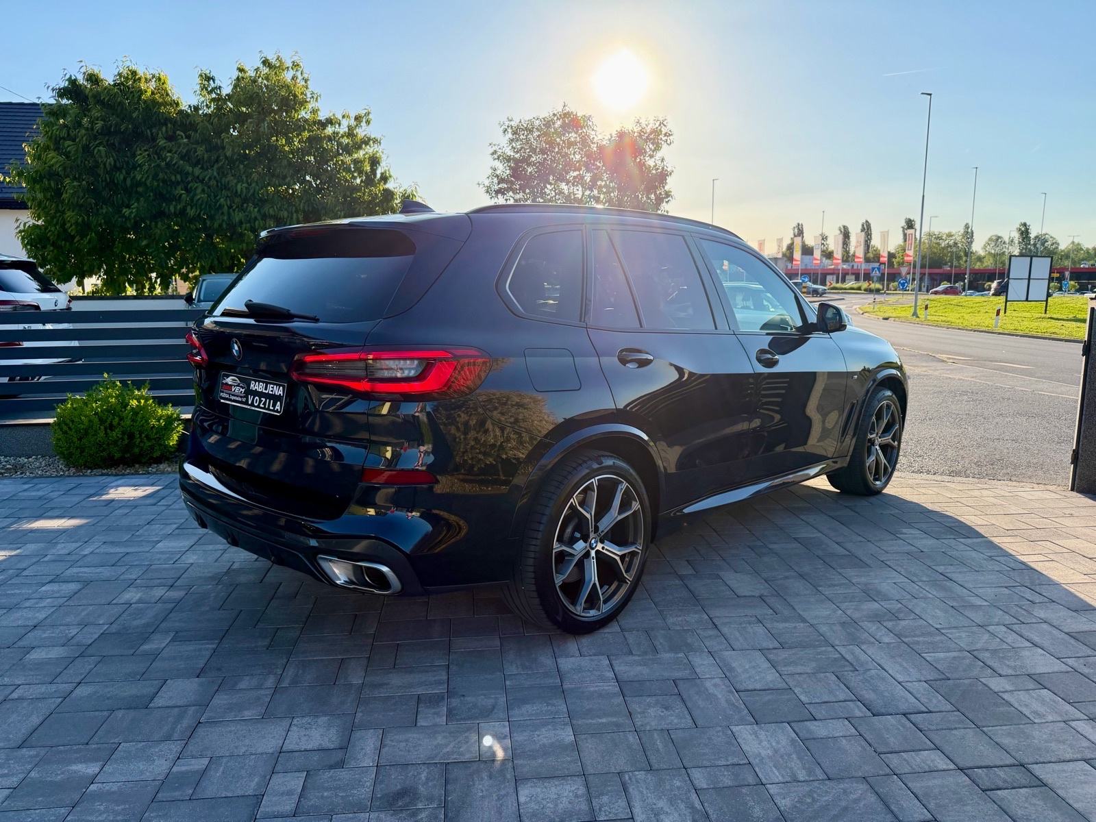 BMW X5 xDrive 30d M SPORT-PANO-HEAD UP-KUKA-U PDV-U, fotografija 4
