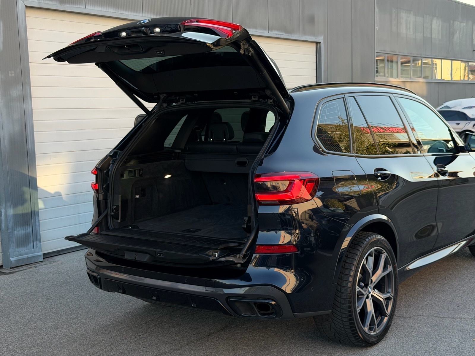 BMW X5 xDrive 30d ZRAČNI OVJES, PANORAMA, SWAROVSKI, 360°, fotografija 9