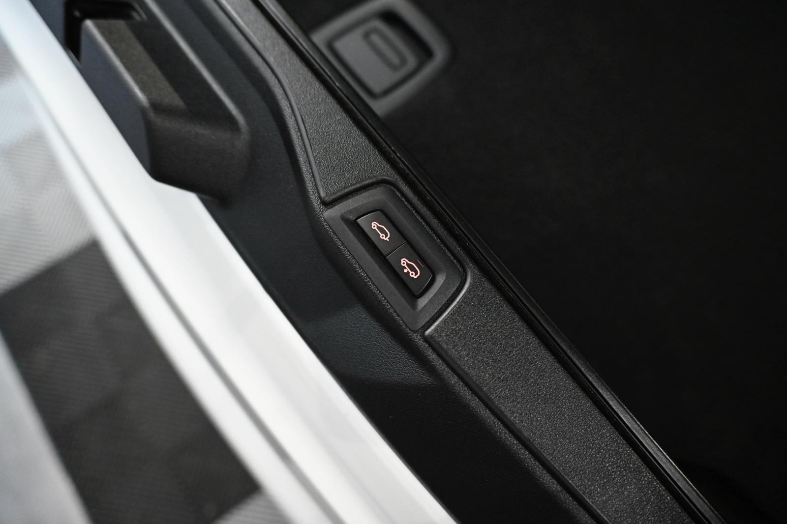 BMW X5 xDrive30d M Head up,laser,22",zračni ovjes,kamera,panorama, fotografija 11