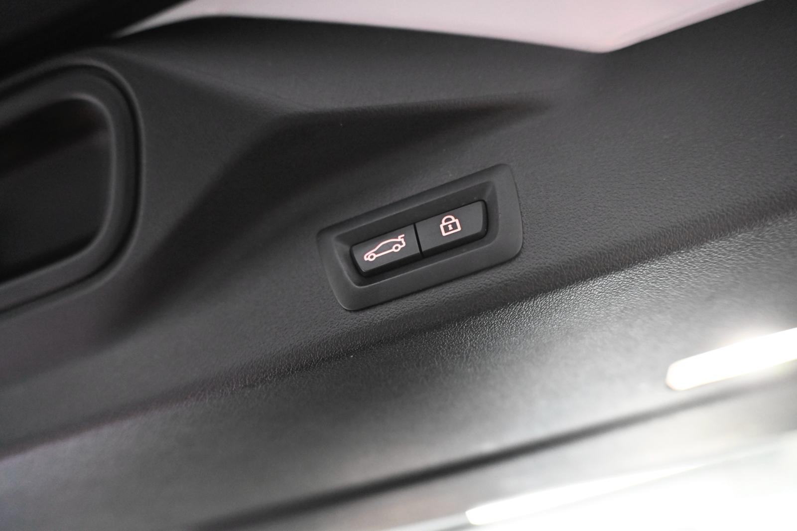BMW X5 xDrive30d M Head up,laser,22",zračni ovjes,kamera,panorama, fotografija 2
