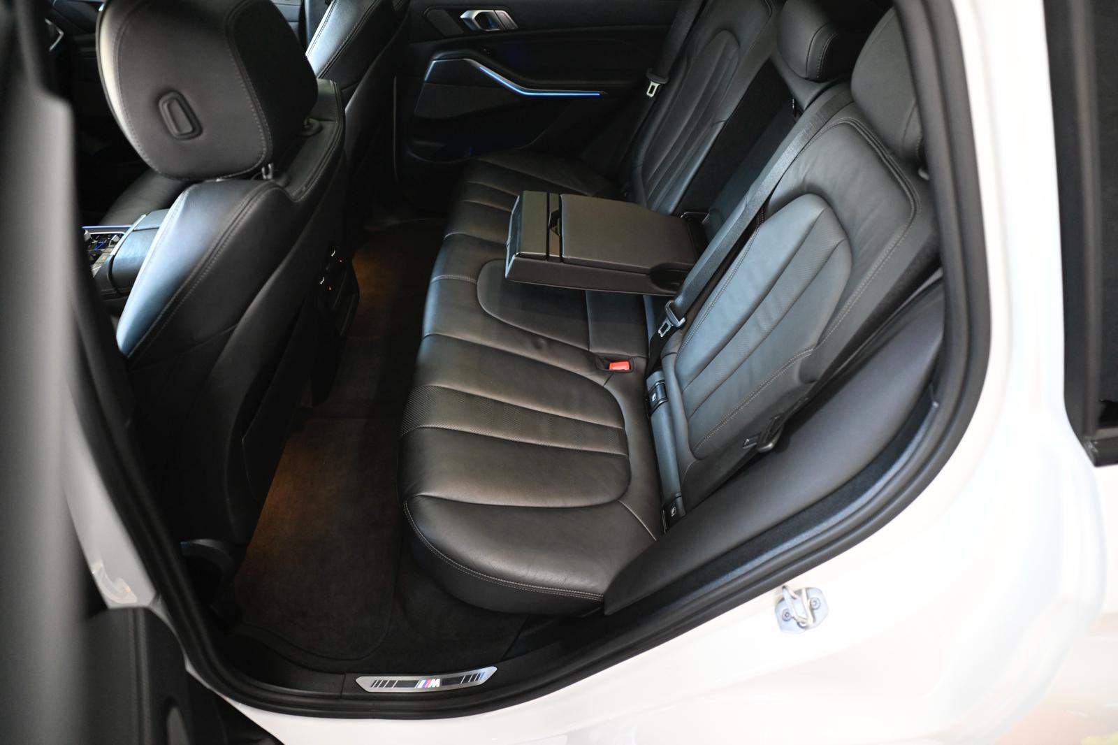 BMW X5 xDrive30d M Head up,laser,22",zračni ovjes,kamera,panorama, fotografija 13