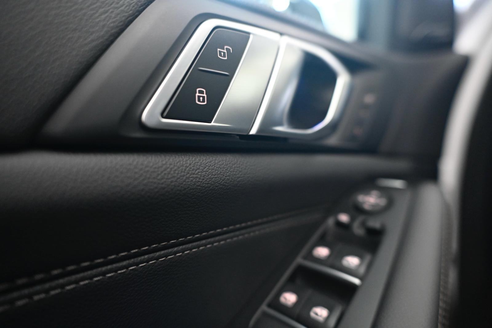 BMW X5 xDrive30d M Head up,laser,22",zračni ovjes,kamera,panorama, fotografija 18