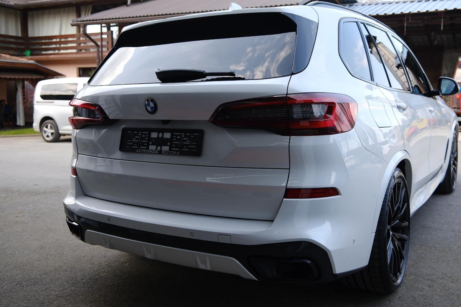 BMW X5 xDrive30d M Head up,laser,22",zračni ovjes,kamera,panorama, fotografija 3