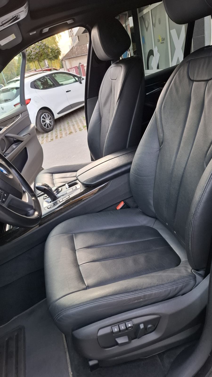 BMW X5 xDrive30d automatik, koža, kuka, panorama, reg. do 13. 7. 2027., fotografija 10