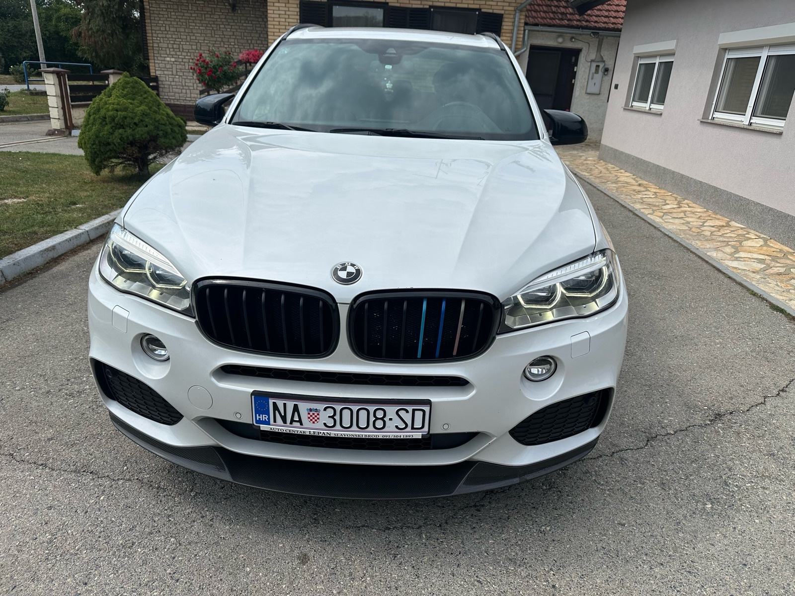 BMW X5 M ,3.0 perla bijela, fotografija 2