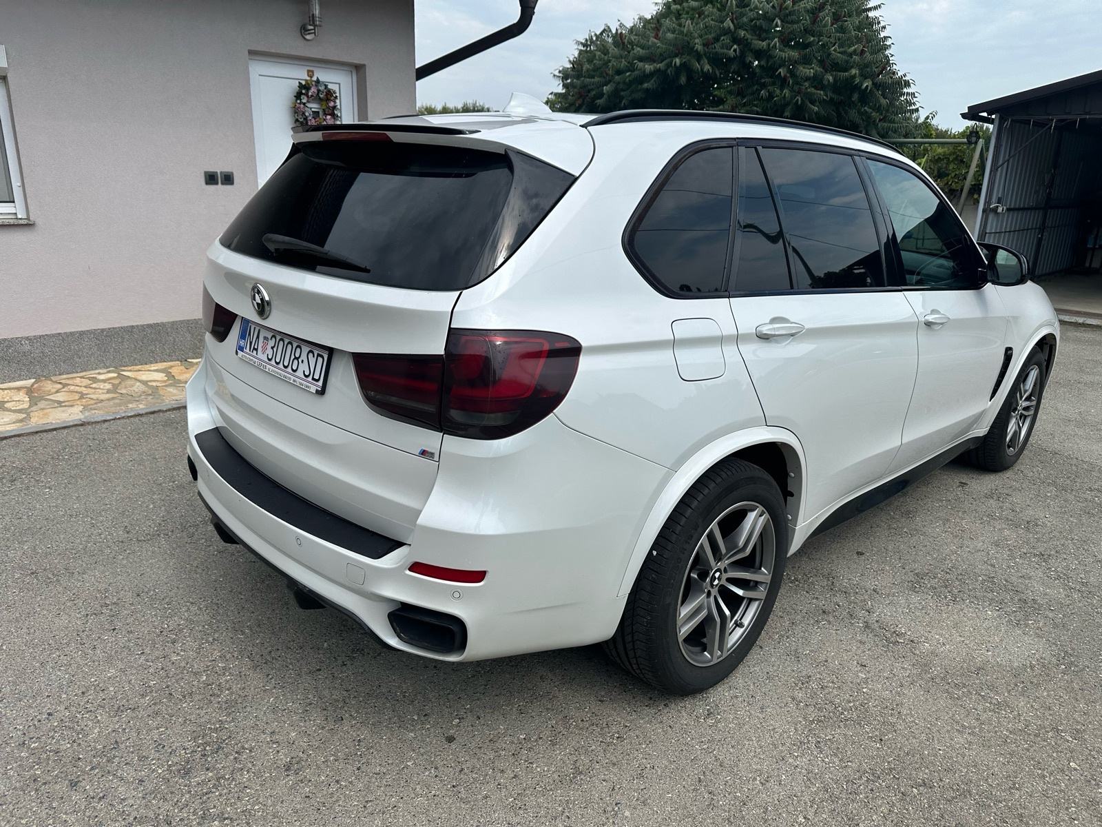 BMW X5 M ,3.0 perla bijela, fotografija 6