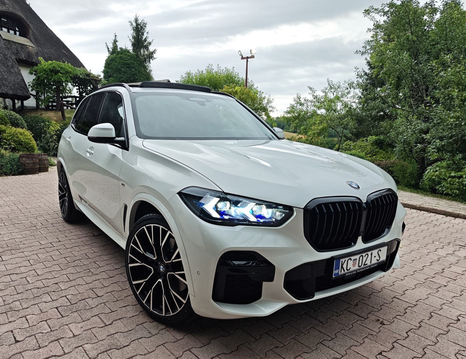 BMW X5 30d xDrive /// M paket, Panorama, Kamera, Memorija sjedala, fotografija 1