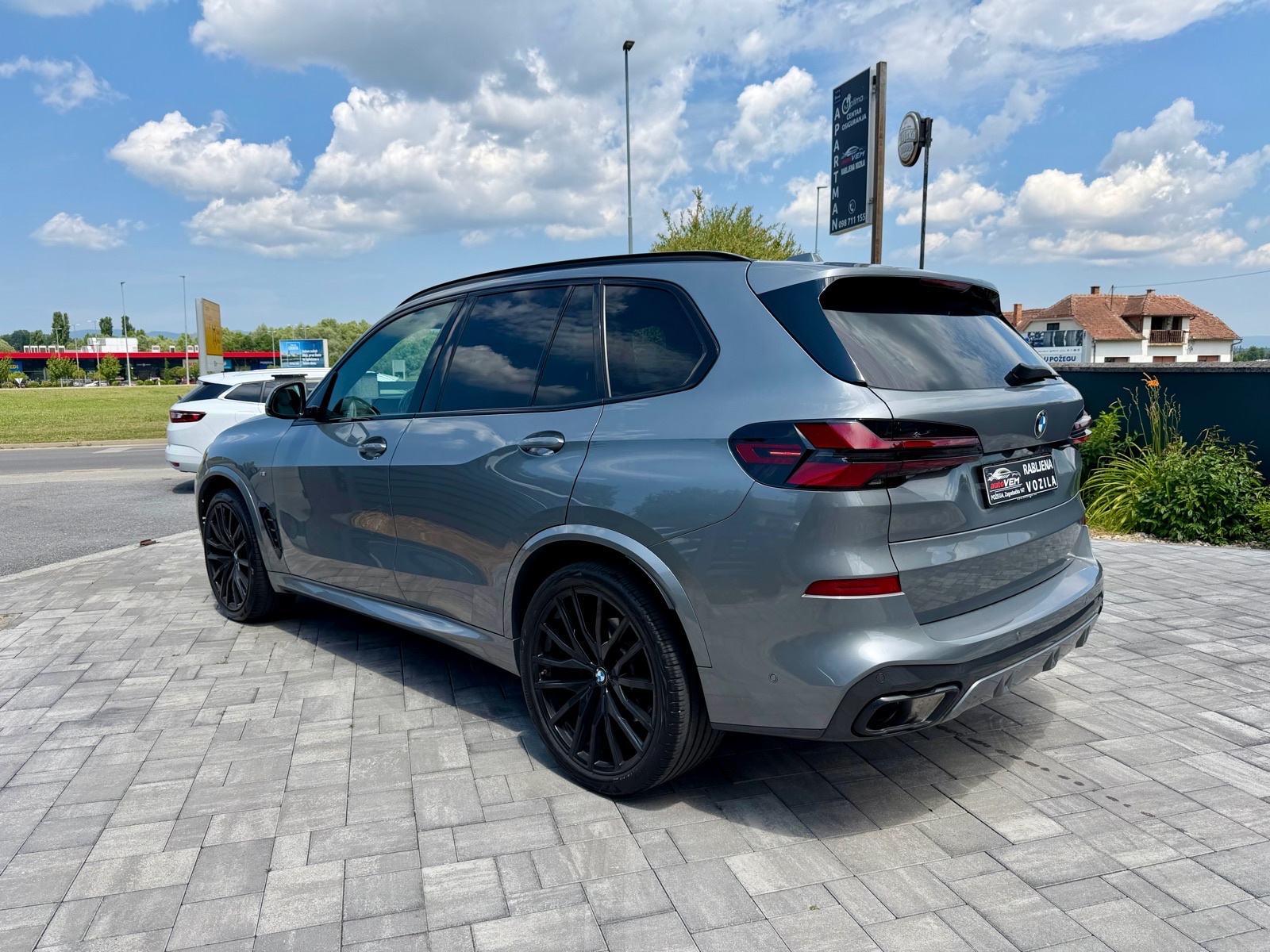 BMW X5 xDrive30d M SPORT-ICONIC GLOW-PANO-ALU 22”-U PDV-U, fotografija 2
