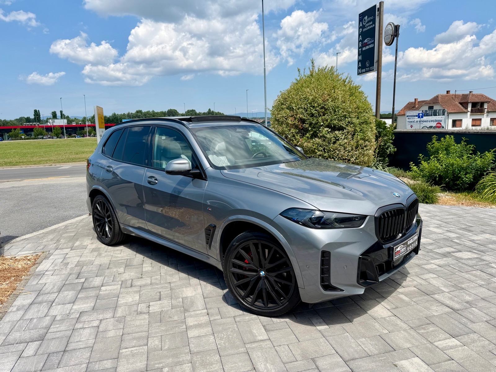 BMW X5 xDrive30d M SPORT-ICONIC GLOW-PANO-ALU 22”-U PDV-U, fotografija 7