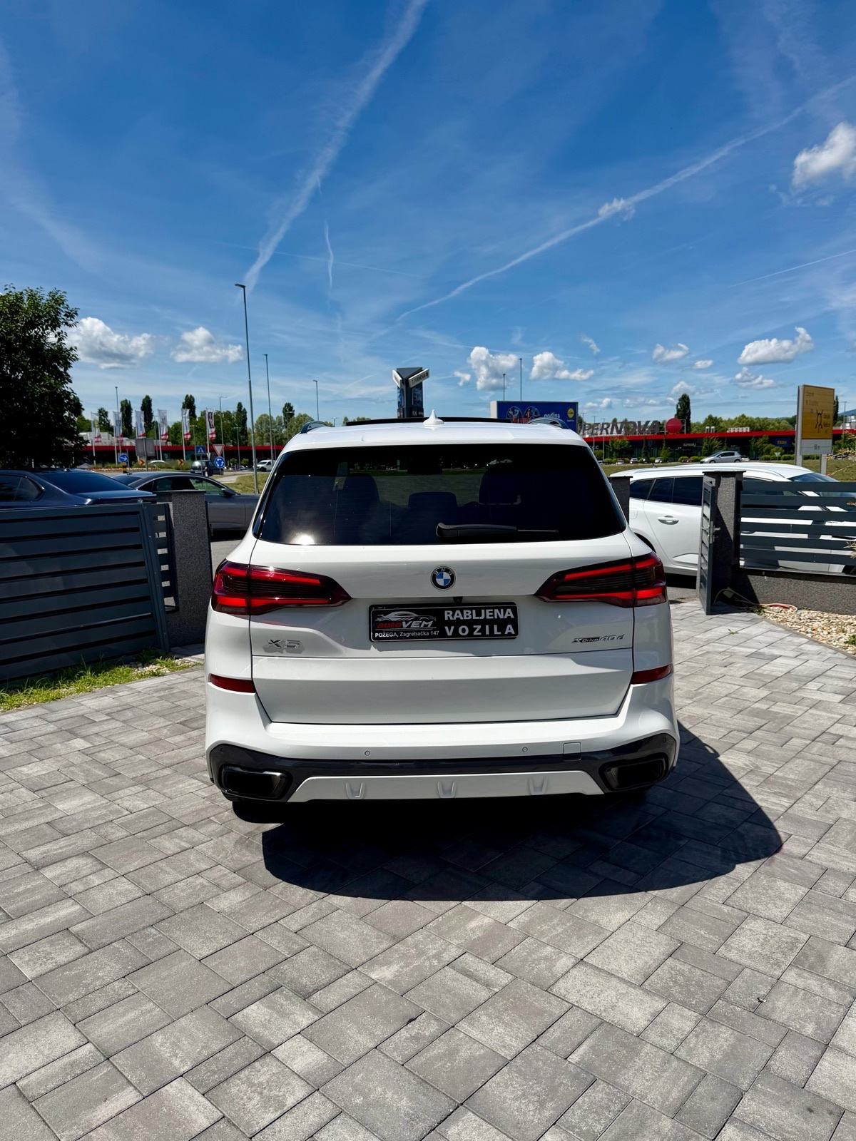 BMW X5 xDrive 40d-M SPORT-PANORAMA-TV- 2023 G.-U PDV-U, fotografija 6