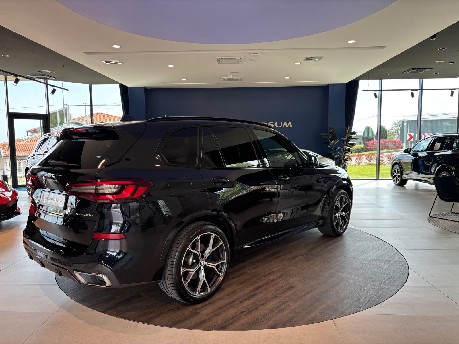 BMW X5 xDrive30d M-Sport - panorama, alu 21'', adaptivni tempomat, pogled izvana - slika 4