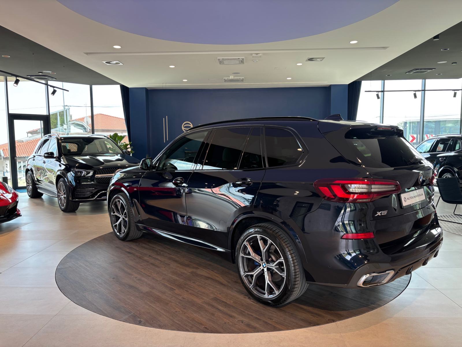BMW X5 xDrive30d M-Sport - panorama, alu 21'', adaptivni tempomat, pogled izvana - slika 3